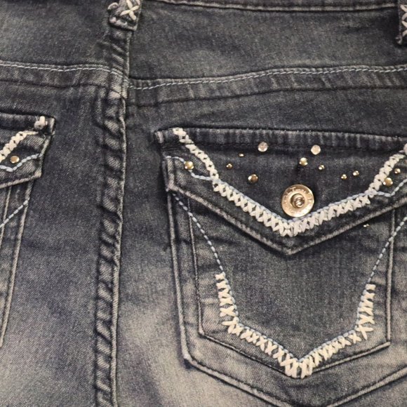 Jeans - Picture 2 of 5